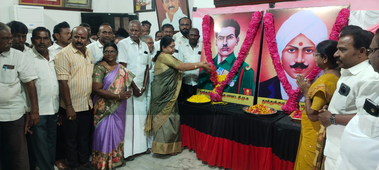 தூத்துக்குடியில் பாரதியார், இம்மானுவேல் சேகரன் நினைவு தினம்: கீதாஜீவன் மலர்தூவி மரியாதை